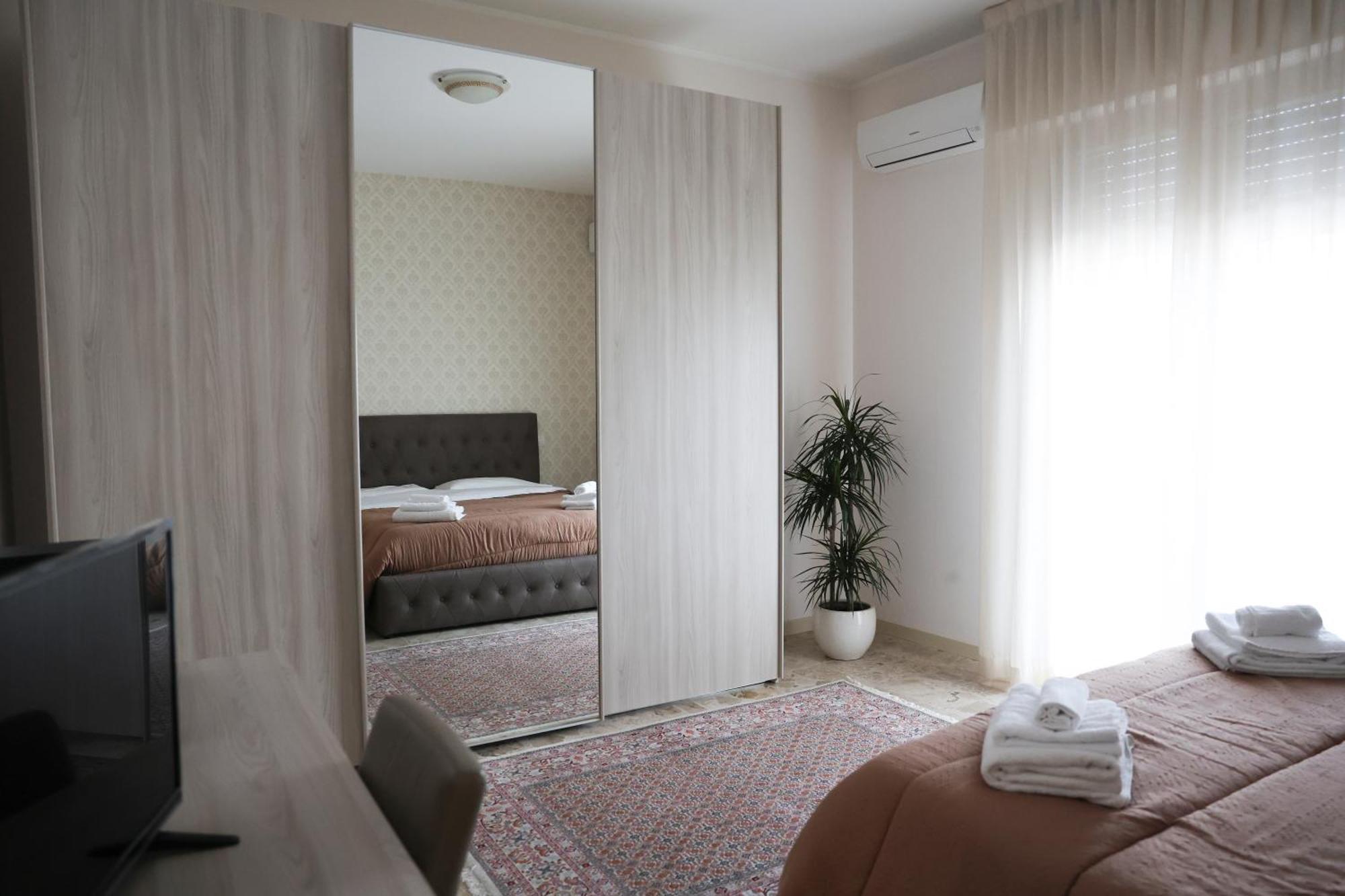 Blancohouse - Berto Luxury Rimini Centro Storico Lejlighed Eksteriør billede